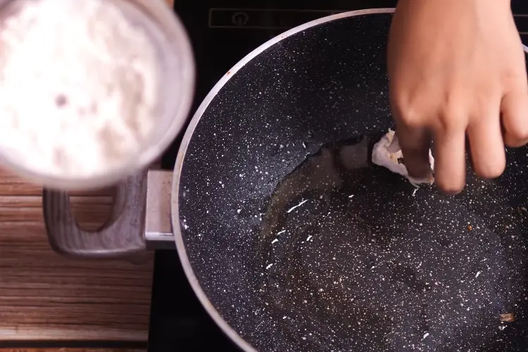 Arby's Onion Petals Recipe-Slice the Onions